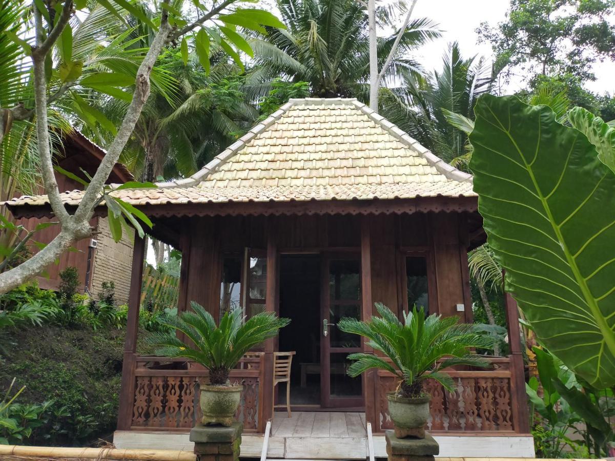 Wooden House And * Ubud